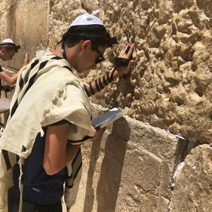 Meet your Posher, Ira